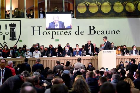 Record 800 000 euros récoltés pour la cause des femmes à la vente des