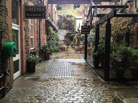 How To Earn Free Hotel Stays - To Travel and Teach