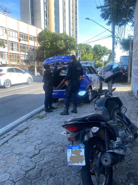 Motociclista é preso moto roubada em Vitória