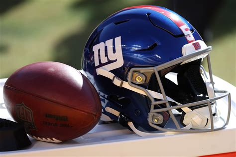 POLL: Which retro Giants’ helmet would you like to see? - Big Blue View