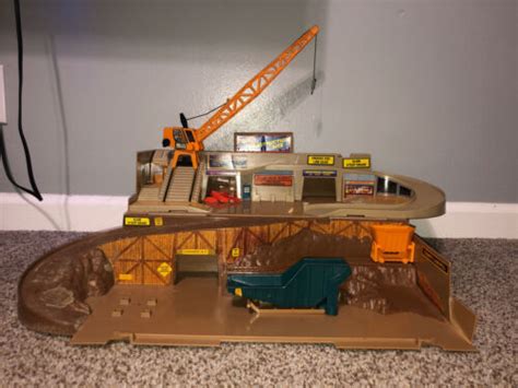 Vintage Mattel Hot Wheels Construction Site Sto Go Playset