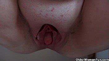 Esta es la razón por la que a la abuela le encanta hacer las tareas del hogar XVIDEOS