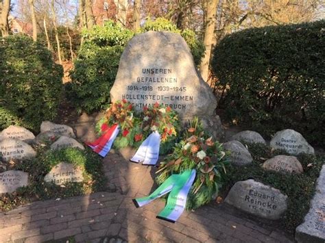 Hollenstedt Volkstrauertag Kranzniederlegung Am Ehrenmal Der