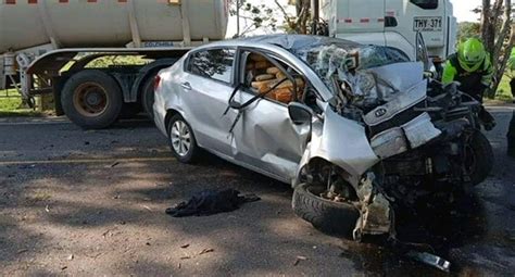 Accidente En Santander Carro Con Marihuana Se Estrelló Y El Conductor