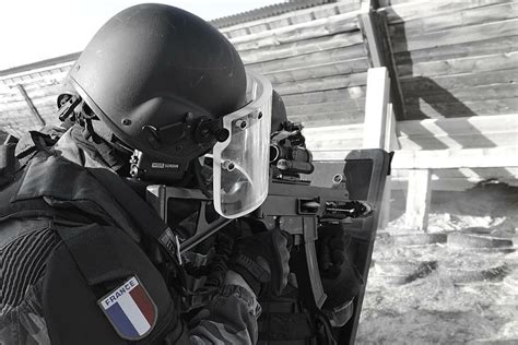 Épinglé Par Paul Sur Gign French Swat Gendarmerie Française Gign