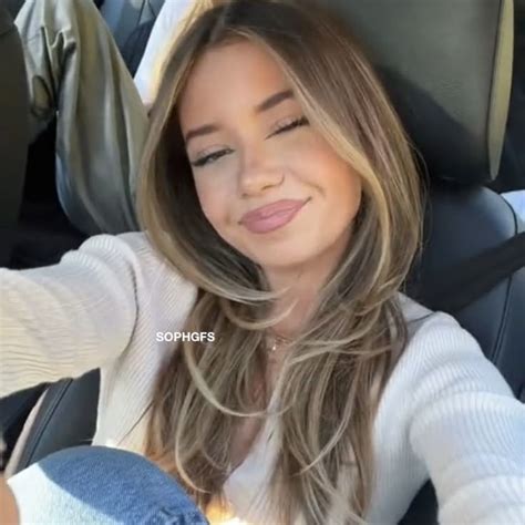 Brunette Hair With Highlights Honey Blonde Hair Blonde Hair Looks Brown Hair Balayage Hair
