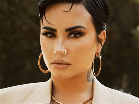 Demi Lovato Revela Que Absolutamente Namoraria Um Extraterrestre