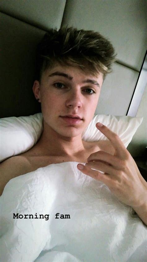 Pin By 🌸 On Hrvy Cute Guys Cute Boys Handsome Boys