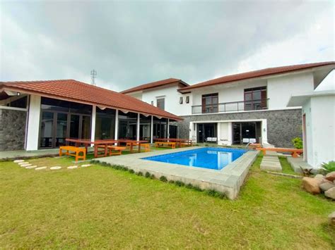 Villa Putih 5 Kamar Kolam Renang Pribadi View Gunung Adam Villa Puncak