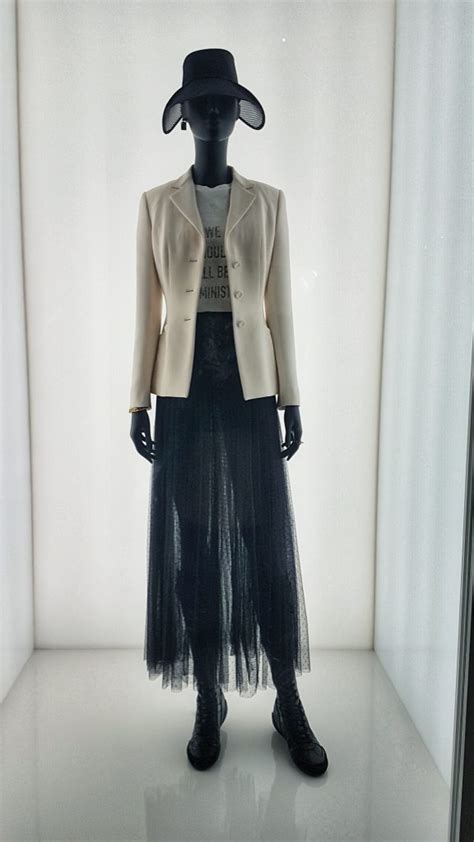 History Bite Christian Dior Bar Suit An Historian About Town