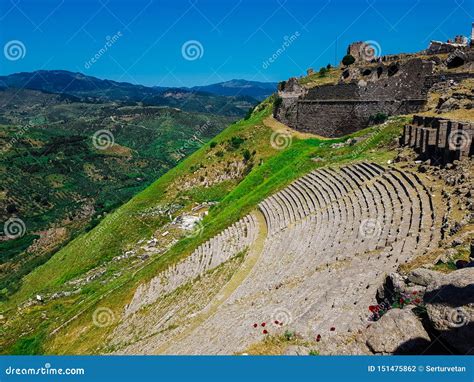 Teatro De La Ciudad Antigua De Pérgamo Pergamum En Bergama Esmirna