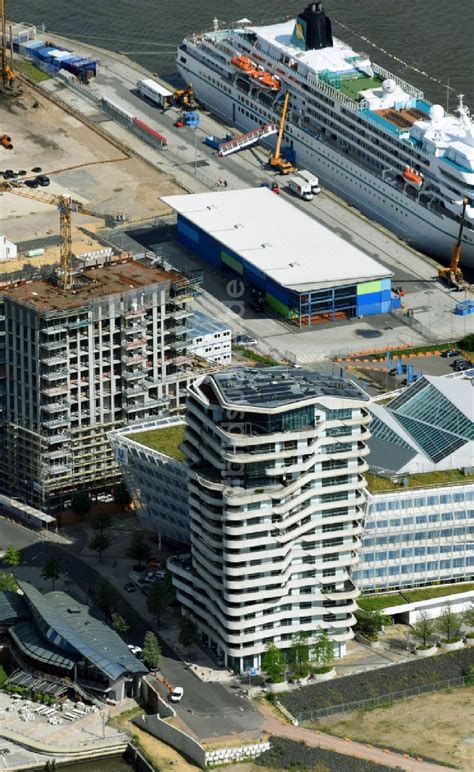 Hamburg von oben Hochhaus Gebäude Marco Polo Tower und