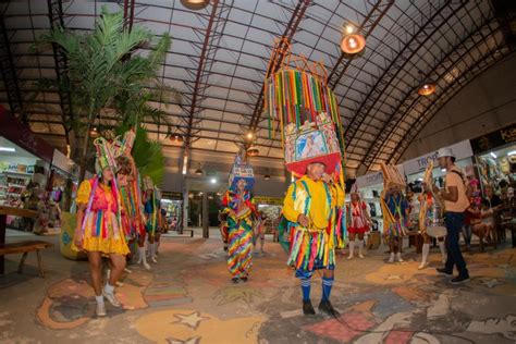 ALAGOAS Inauguração do evento Folclore a Gosto coloriu a praça do