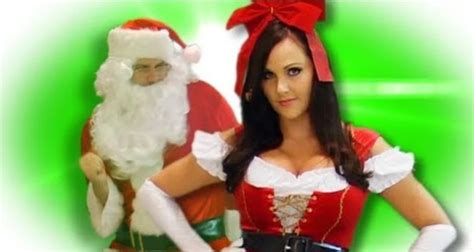 Medley Of Christmas Parodies Of 2011 Biggest Hits Songs [VIDEO]