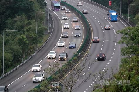 元旦連假第2天國道現車潮 國5北上可能塞到凌晨 生活 重點新聞 中央社 Cna