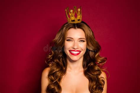 Photo Of Luxury Model Lady Red Lipstick On Lips Nude Shoulders Wearing Only Golden Crown Toothy