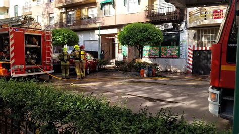 Un incendio en el Kebab King del paseo de la Estación sorprende a