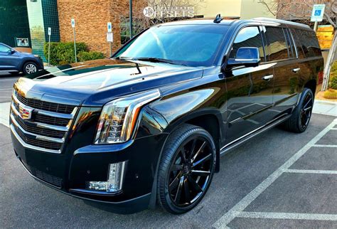 Escalade With 30 Inch Rims