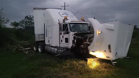 Fuerte Choque Entre Auto Y Tractocami N Deja Un Fallecido En Vega De