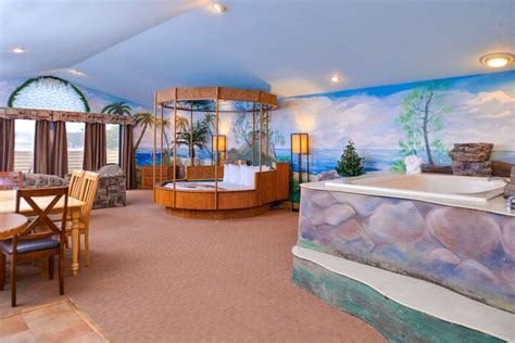 Atlantis Family Waterpark Hotel Ascend Hotel Collection Wisconsin Dells ...