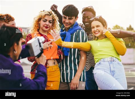 Gay chinese men白袜 hi res stock photography and images Alamy