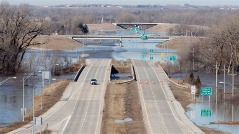 Rescues Evacuations As Floodwaters Breach Levees In Midwest