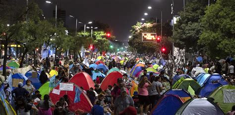 Caos De Tr Nsito Por El Acampe Piquetero Sigue Cortada La De Julio Y