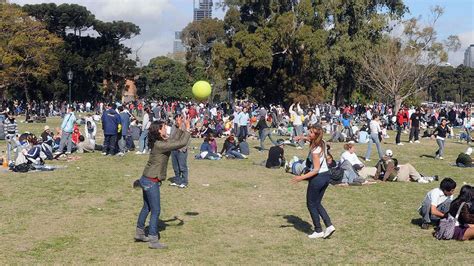 Con Menos Restricciones Pero Con Controles Hoy Se Festeja El Día De La