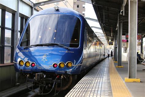 【画像】「the Royal Express」四国に見参！ 東急の豪華観光電車 “電化区間を自走しない”夢のコラボで実現 22