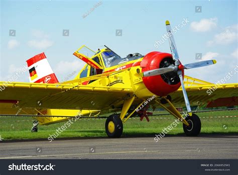 8 imágenes de Plz 106 - Imágenes, fotos y vectores de stock | Shutterstock