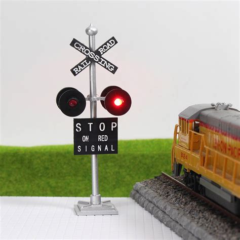 1set HO Scale Railroad Crossing Signals 4 heads LEDs + Circuit board flasher | eBay