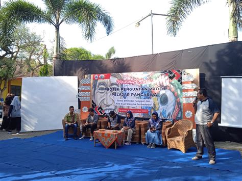 Workshop Mural Kegiatan P5 Dengan Tema Bhinneka Tunggal Ika”