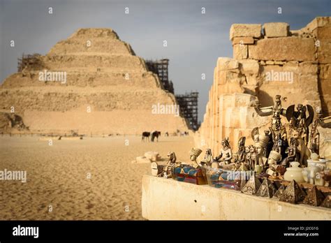 Egitto Giza Gouvernement Sakkara il passo piramide di Djoser è la più