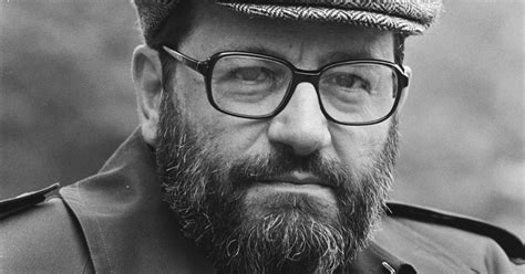 Umberto Eco biografía de este escritor filósofo y semiólogo