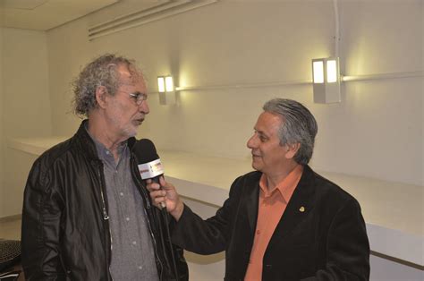 ENTREVISTA O CANTOR E COMPOSITOR RENATO TEIXEIRA Empresas Do Vale