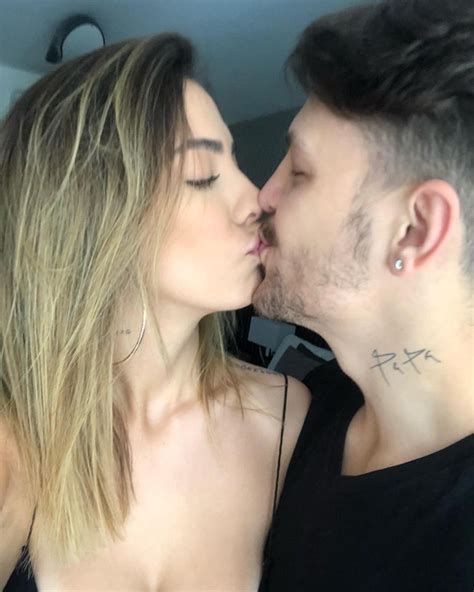 Prestes A Se Casar Saulo P Ncio Homenageia Noiva E Se Emociona