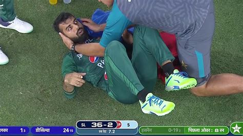 Babar Azam Shocked When Shadab Khan Injured After Hit Ball On His Mouth