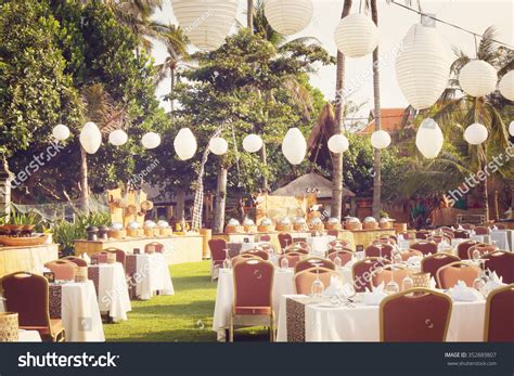 Outdoor Setup Wedding Reception Stock Photo 352889807 | Shutterstock