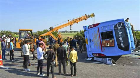 8 Killed In Accident On Lucknow Agra Expressway In Ups Kannauj