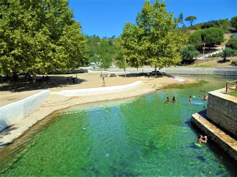 Visitar A Praia Fluvial Olhos De Agua Mocho Guesthouse