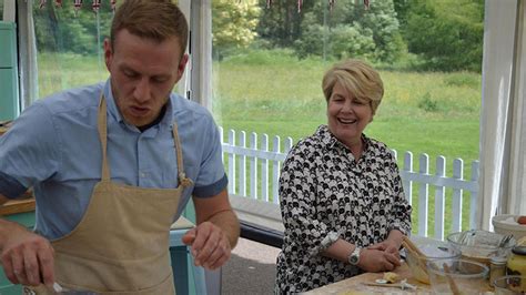 Sandi Toksvig talks friendship with Great British Bake Off contestants ...