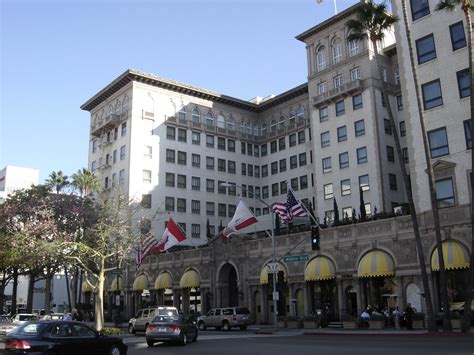 Places To Go, Buildings To See: Beverly Wilshire Hotel - Beverly Hills ...