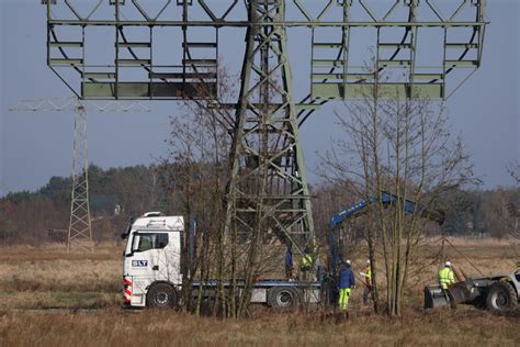 Stromversorgung In Tesla Werk In Gr Nheide Wiederhergestellt