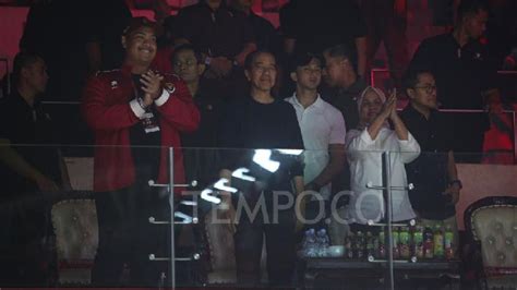 Momen Jokowi Saksikan Ginting Di Semi Final Indonesia Open Foto