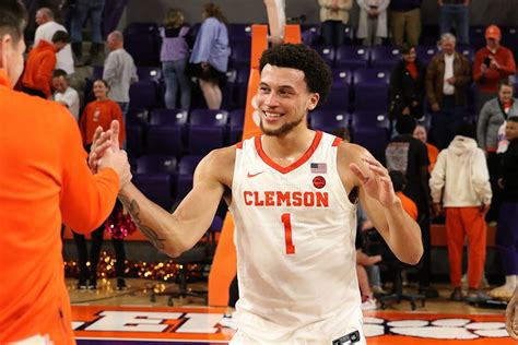 Clemson Basketball pulls away late for record-setting, 12th-straight ...