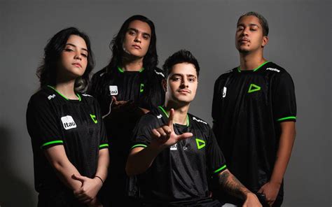 Loud Apresenta Novo Uniforme Game Arena