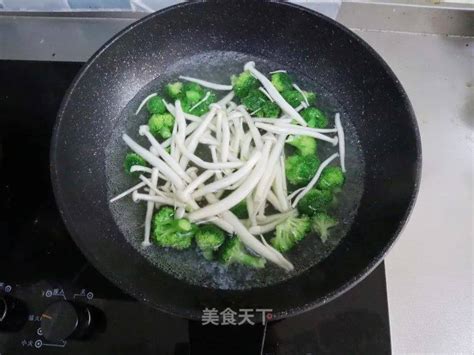 菌菇西兰花：味道鲜美，低脂低卡更健康汤汁