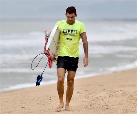 Capixaba Chega A Portugal Para Competir Etapa Do Mundial De Surfe