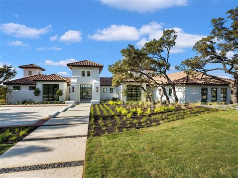 San Antonio's luxury housing market brought in $957M in 2024