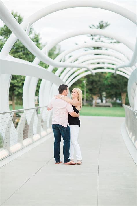 Dan & Julie- Southeast Washington DC engagement session - Abby Grace Blog
